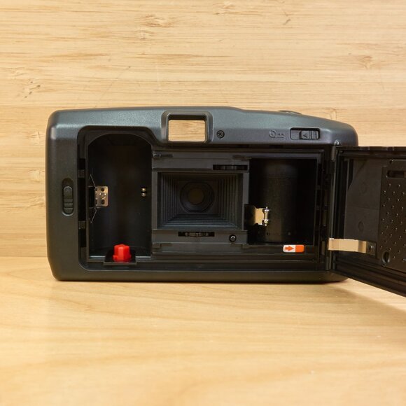 Vintage Minolta F15 BF / 35mm Point & Shoot Film Camera / Fixed Focus / Tested - Picture 6 of 6